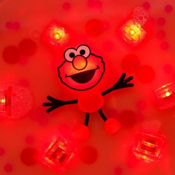 PERSONAJE ELMO + 2 CUBOS LUZ ROJO