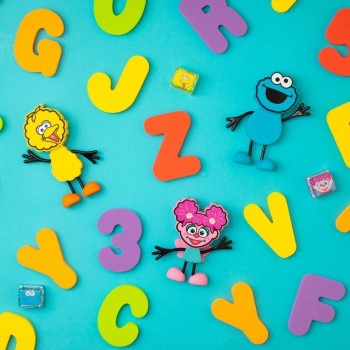 PERSONAJE COOKIE MONSTER + 2 CUBOS LUZ AZUL